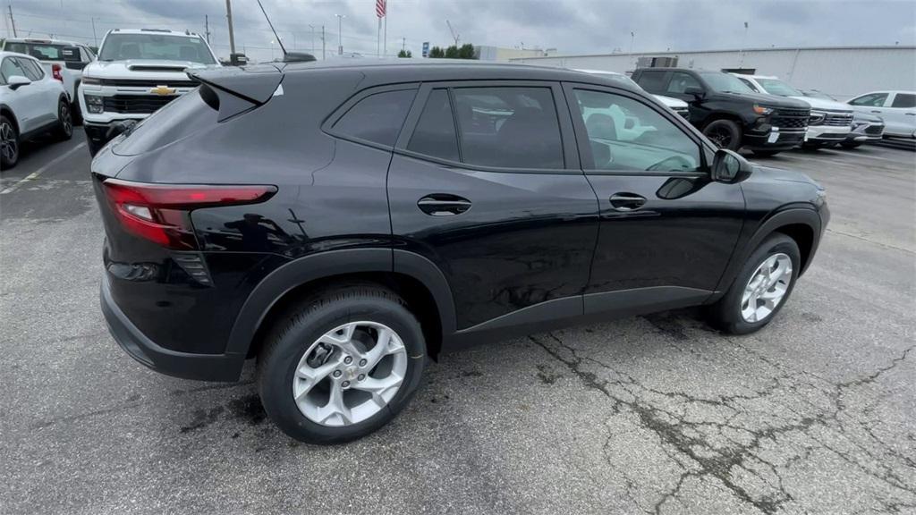 new 2025 Chevrolet Trax car, priced at $23,180