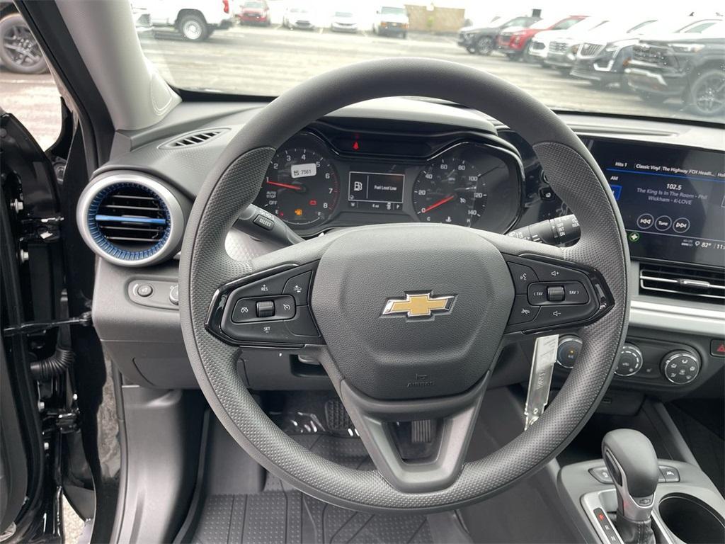 new 2025 Chevrolet Trax car, priced at $23,180