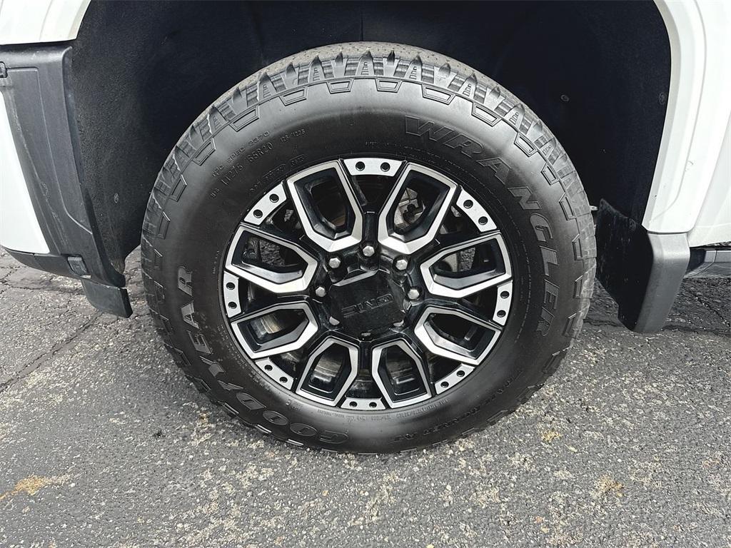 used 2024 GMC Sierra 2500 car, priced at $73,981