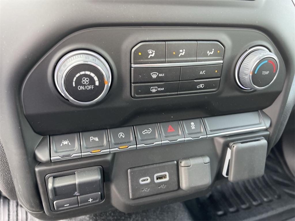 new 2025 Chevrolet Silverado 1500 car, priced at $44,220