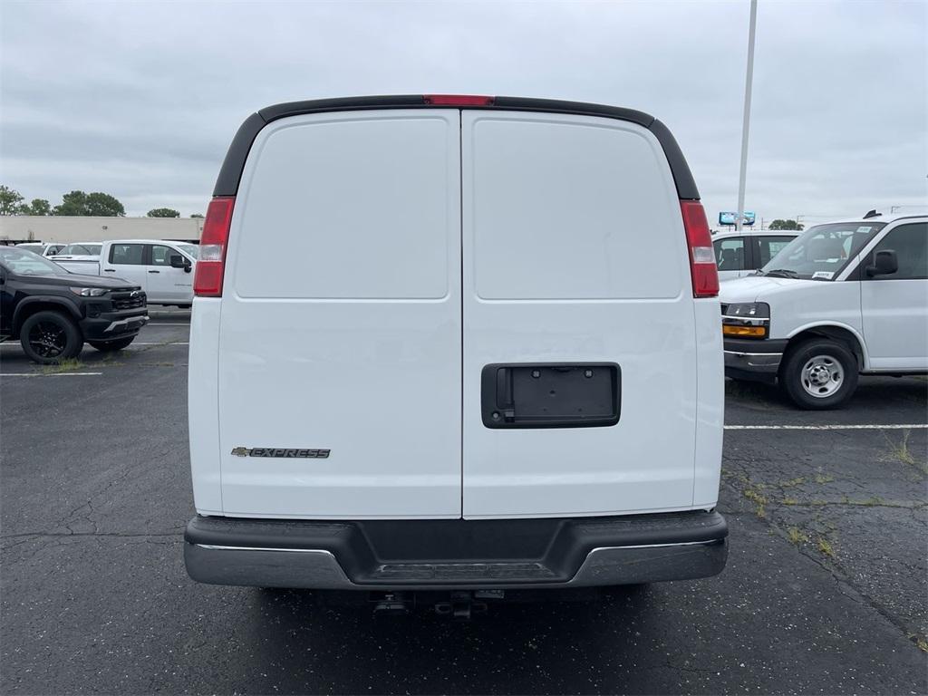 new 2025 Chevrolet Express 2500 car