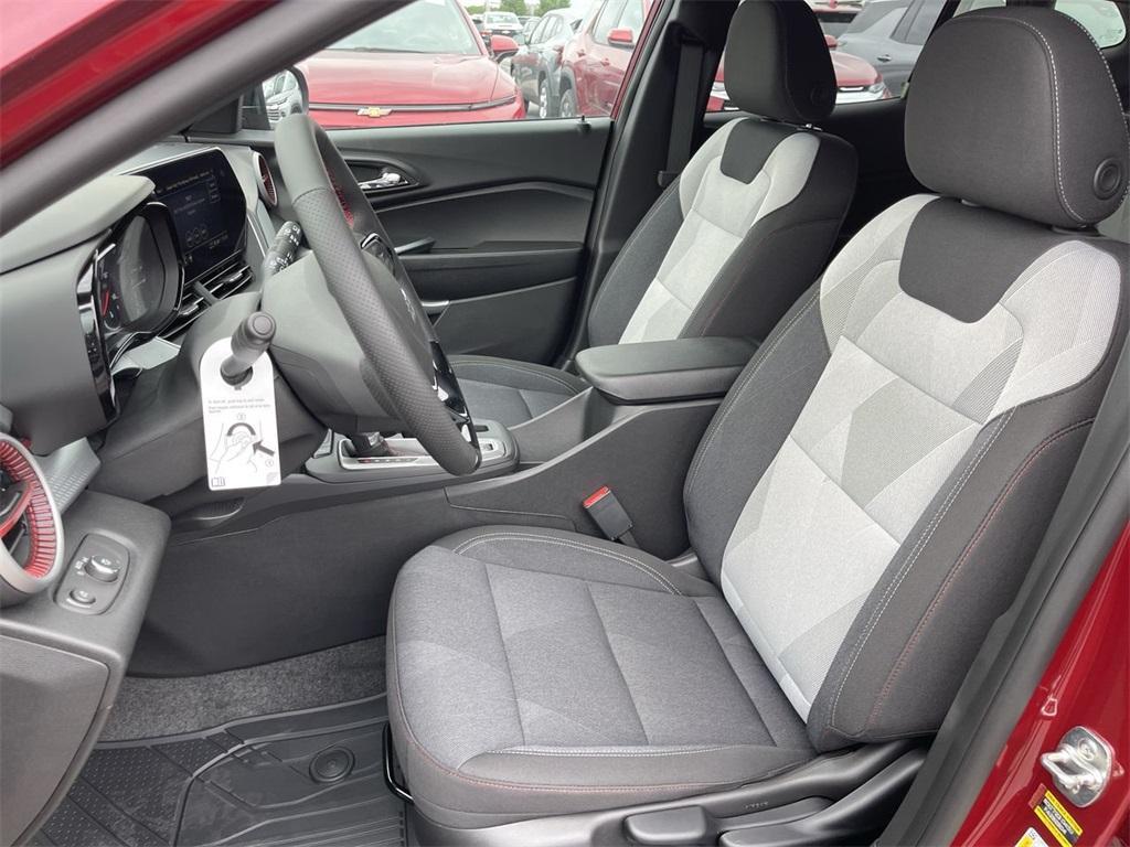 new 2025 Chevrolet Trax car, priced at $24,185