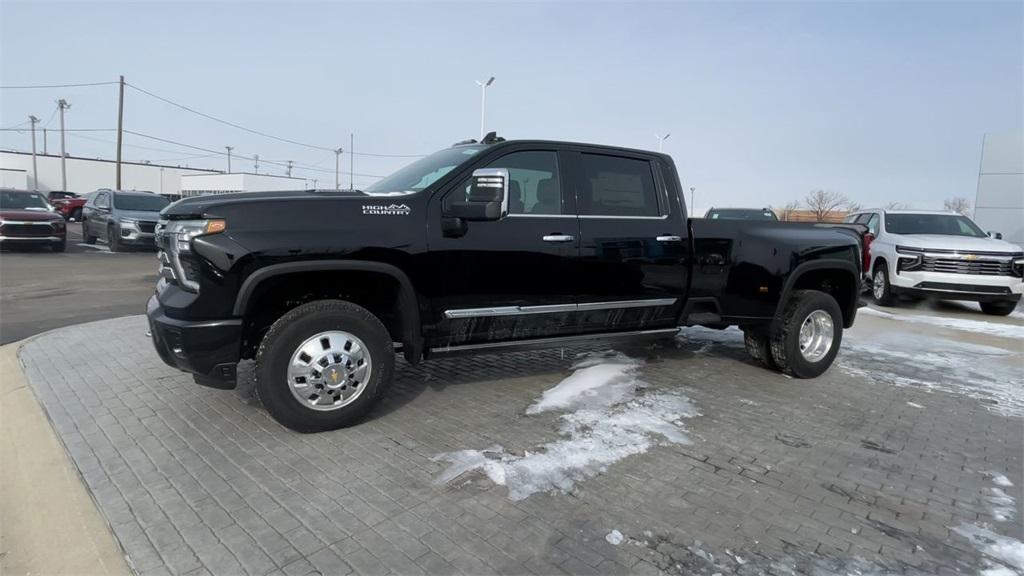 new 2025 Chevrolet Silverado 3500 car, priced at $92,935