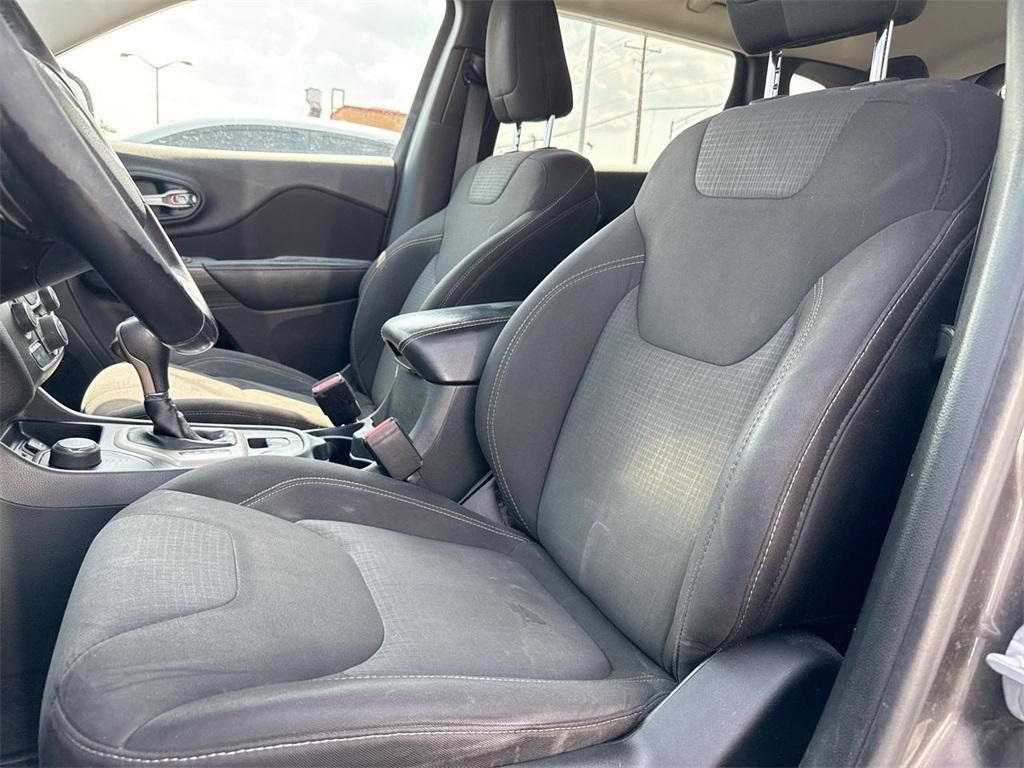 used 2015 Jeep Cherokee car, priced at $9,990
