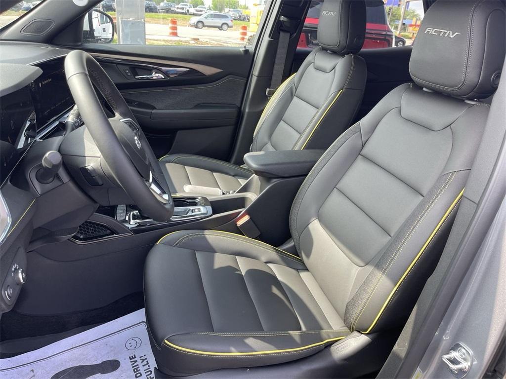 new 2025 Chevrolet TrailBlazer car, priced at $32,305
