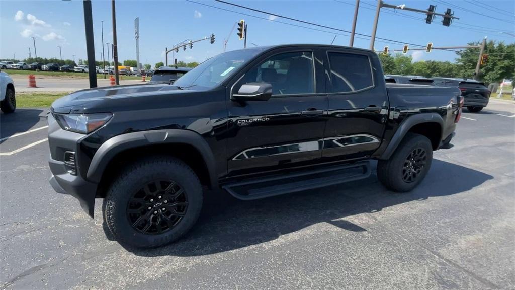 new 2025 Chevrolet Colorado car, priced at $40,290