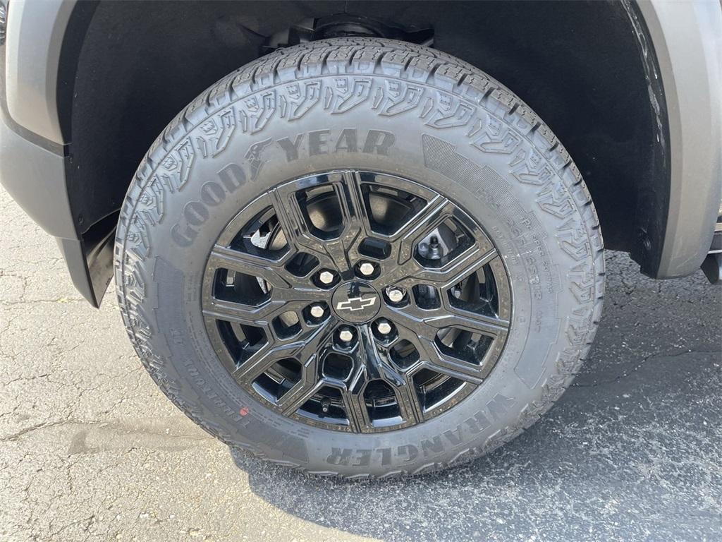 new 2025 Chevrolet Colorado car, priced at $40,290