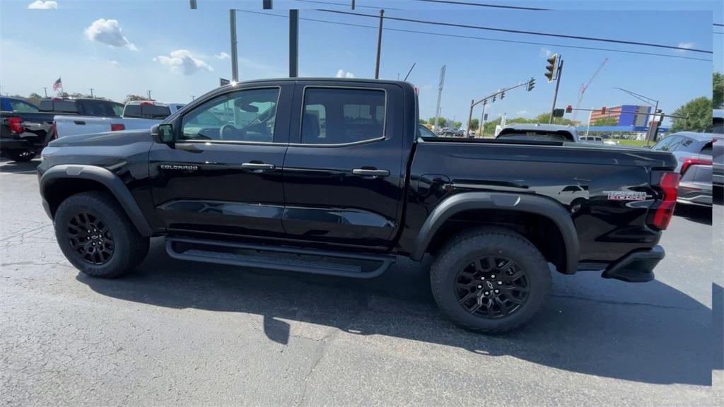 new 2025 Chevrolet Colorado car, priced at $40,290
