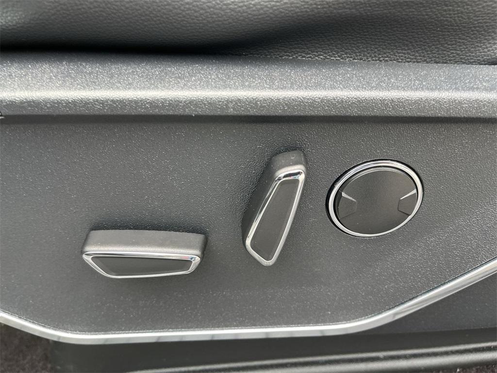 used 2021 Ford F-150 car, priced at $31,990