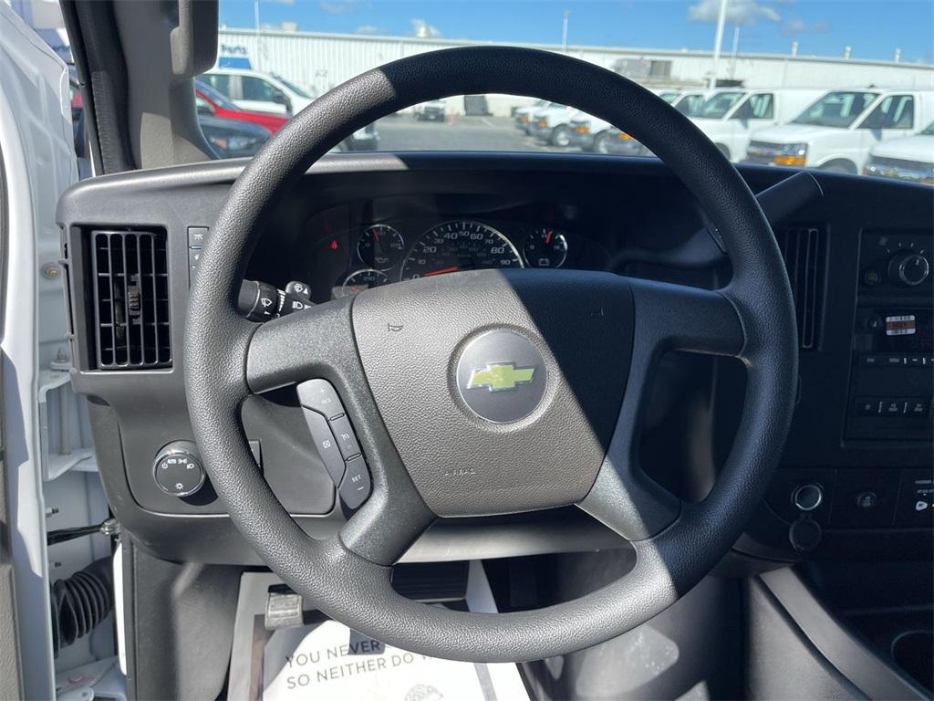 new 2025 Chevrolet Express 2500 car