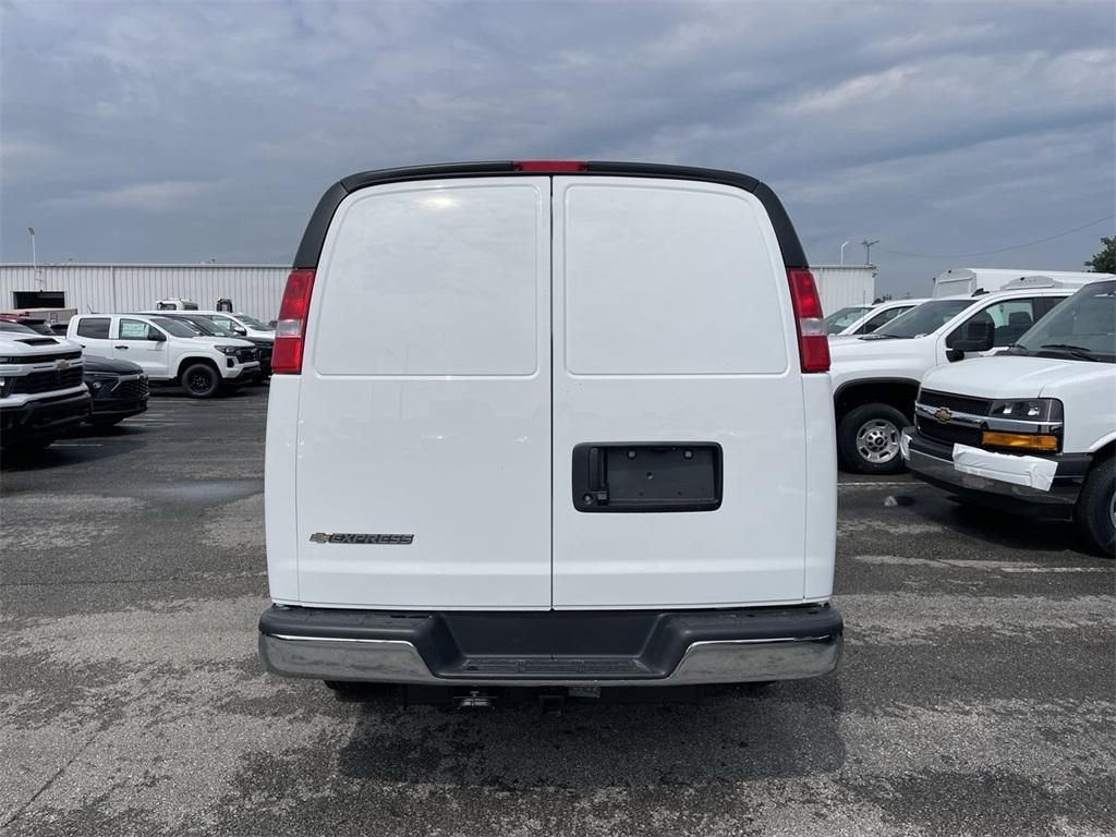 new 2025 Chevrolet Express 2500 car