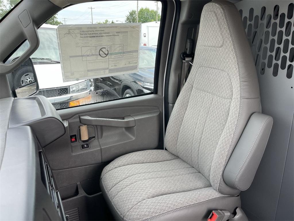 new 2025 Chevrolet Express 2500 car