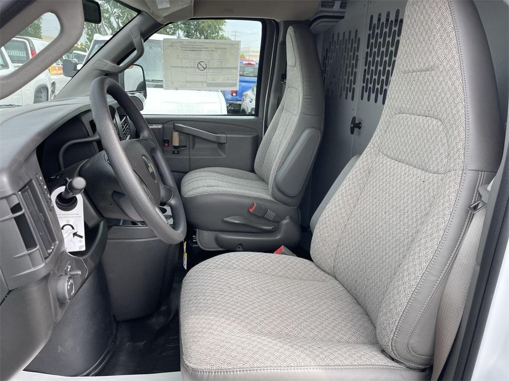 new 2025 Chevrolet Express 2500 car