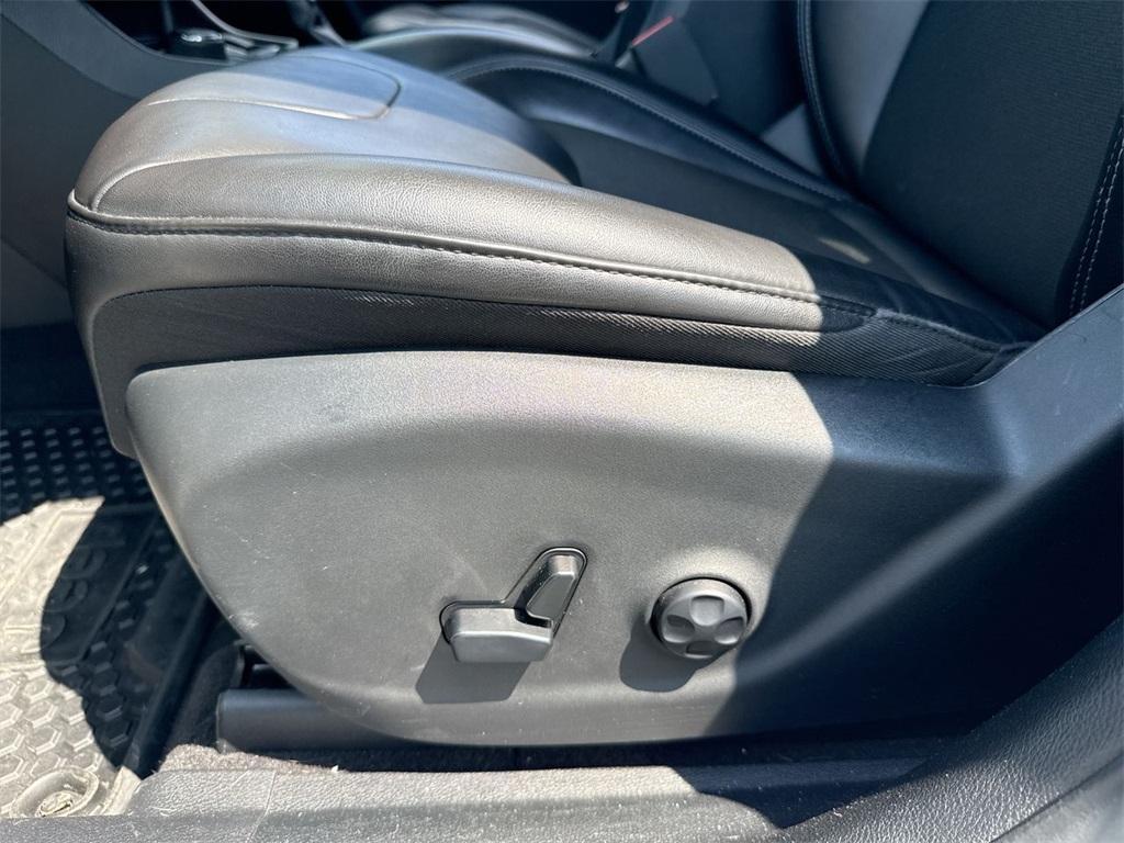 used 2020 Jeep Cherokee car, priced at $18,490