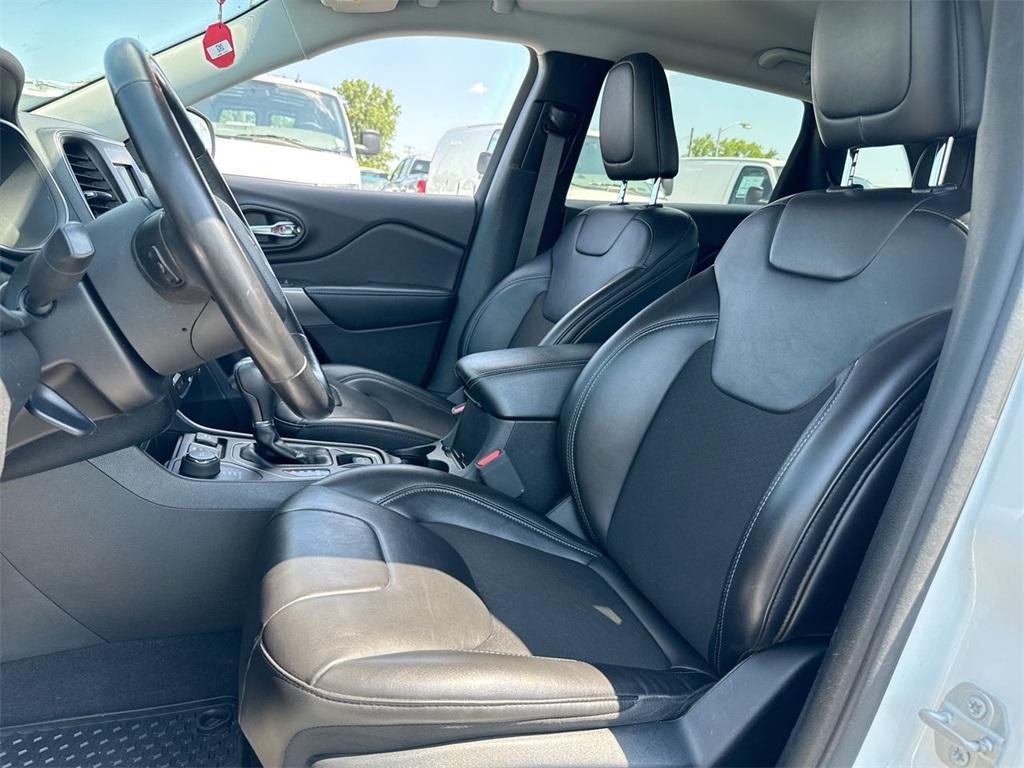 used 2020 Jeep Cherokee car, priced at $18,490