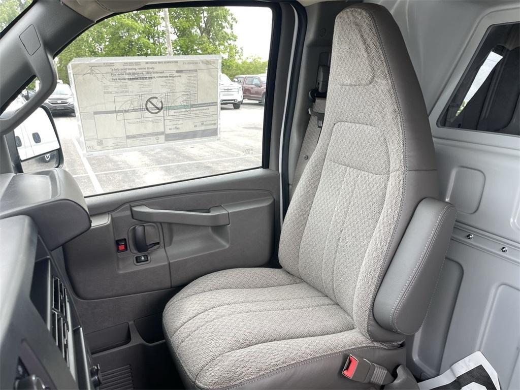 new 2025 Chevrolet Express 2500 car