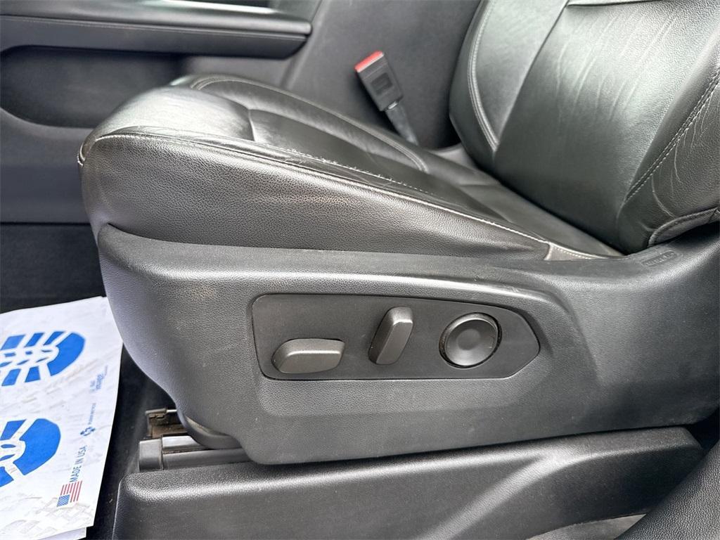 used 2021 Chevrolet Suburban car, priced at $38,790