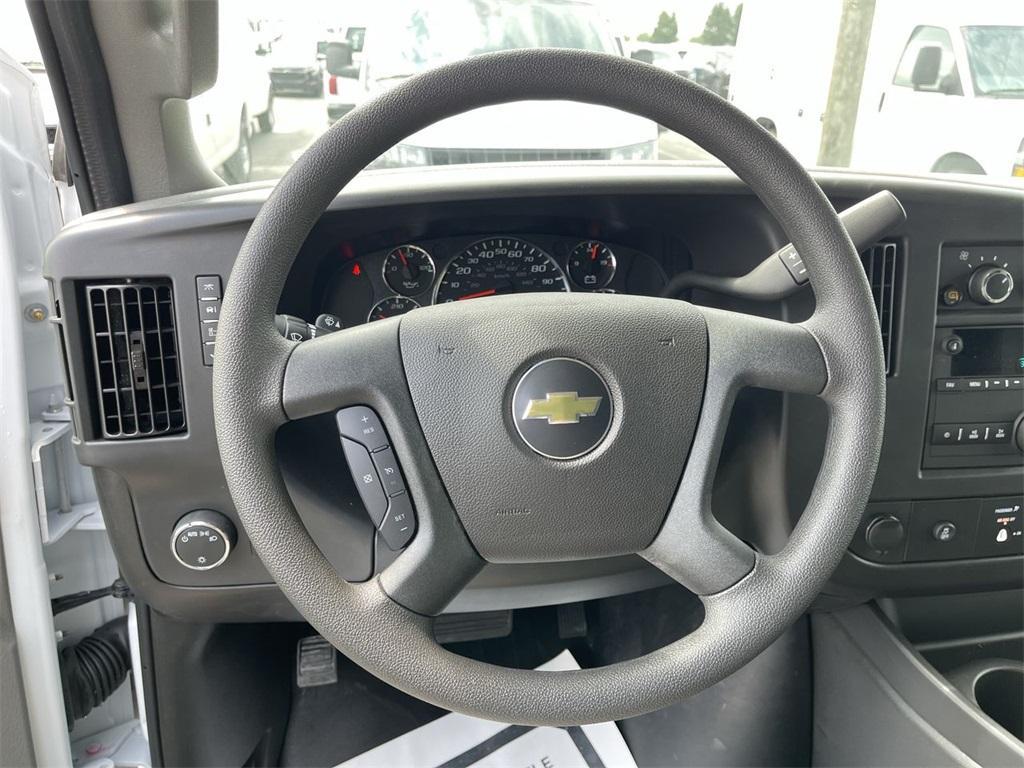 new 2025 Chevrolet Express 2500 car