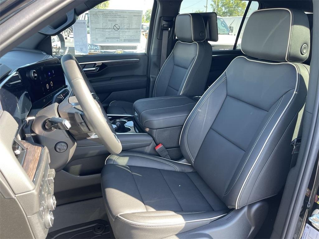 new 2025 Chevrolet Suburban car, priced at $86,545