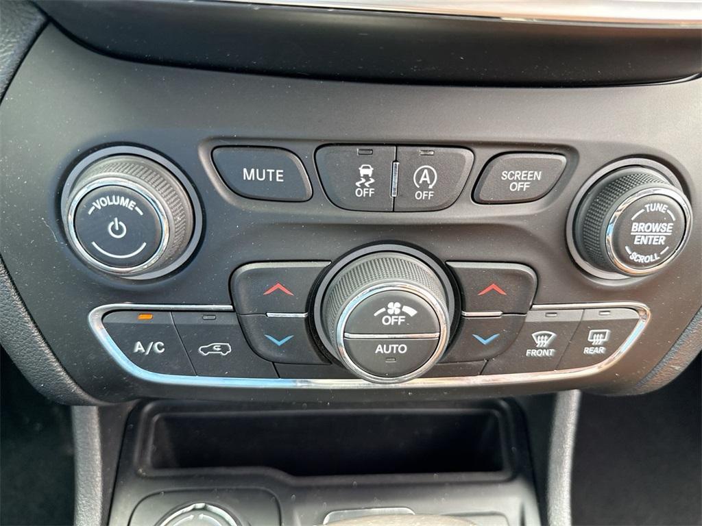 used 2019 Jeep Cherokee car, priced at $17,981
