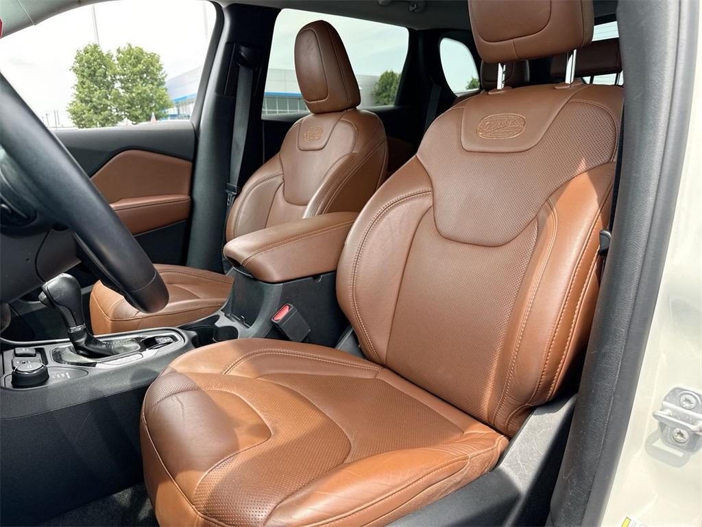 used 2019 Jeep Cherokee car, priced at $17,981