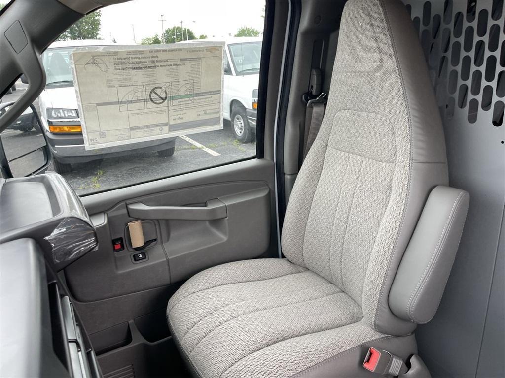 new 2025 Chevrolet Express 2500 car