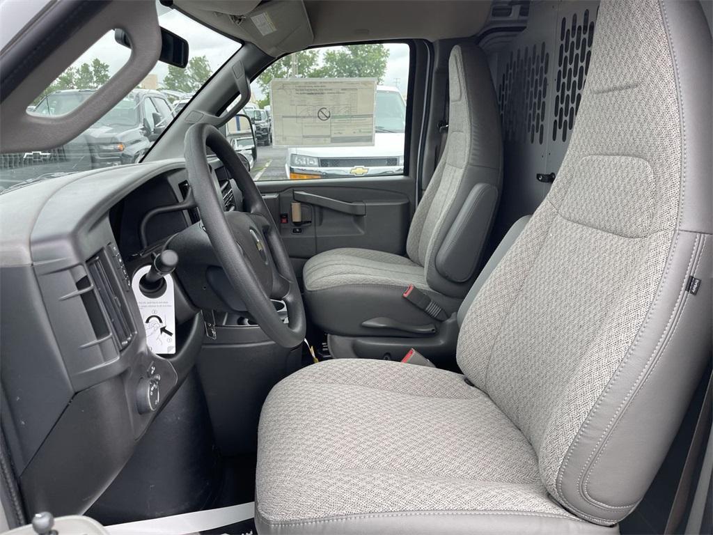 new 2025 Chevrolet Express 2500 car