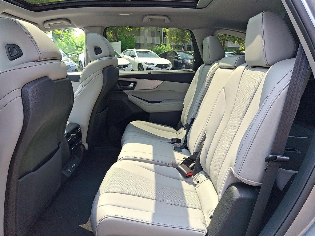 used 2023 Acura MDX car, priced at $43,995