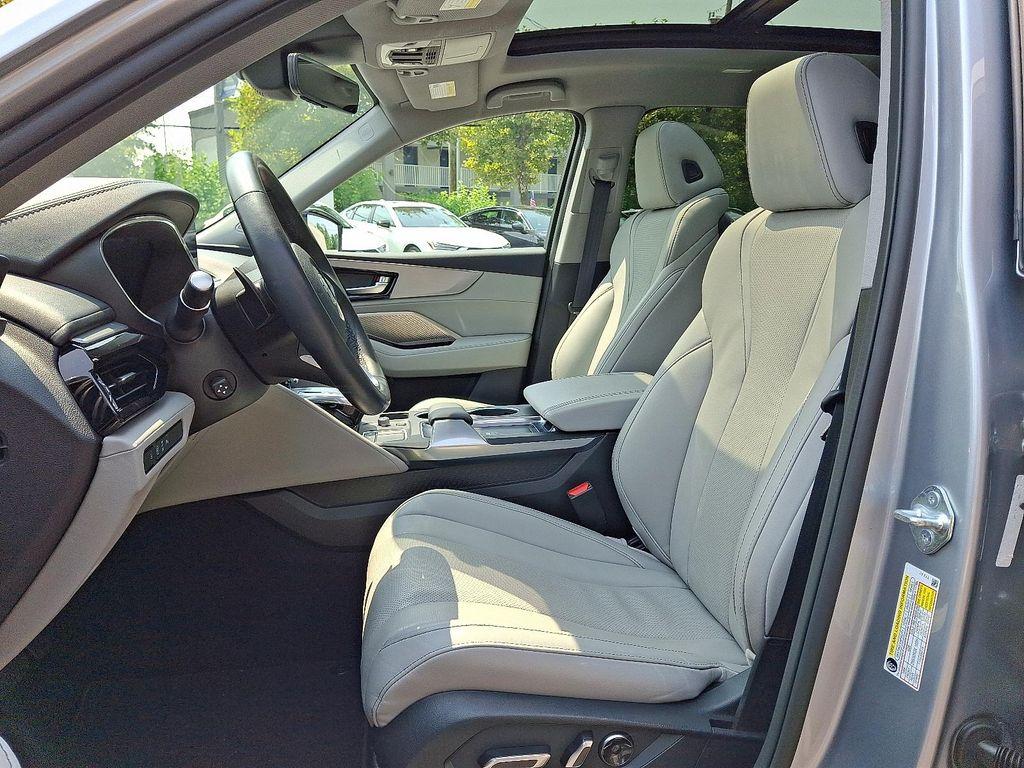 used 2023 Acura MDX car, priced at $43,995