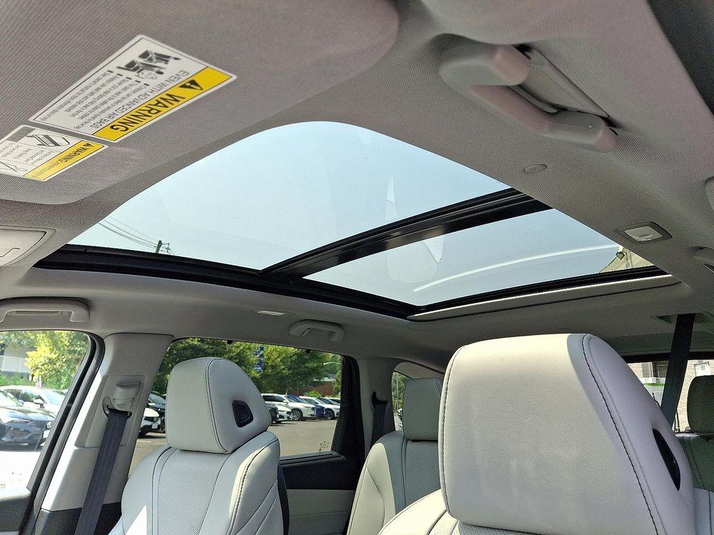 used 2023 Acura MDX car, priced at $43,995