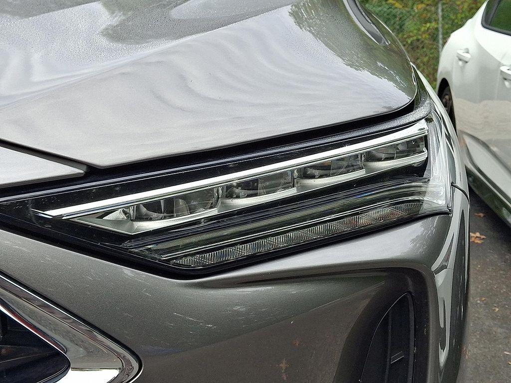 used 2023 Acura MDX car, priced at $38,995