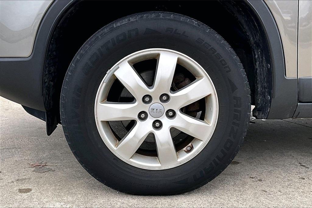 used 2013 Kia Sorento car, priced at $7,547