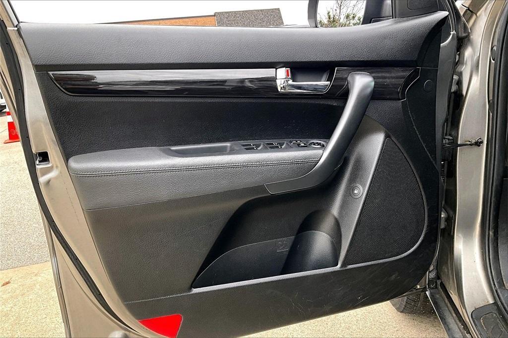 used 2013 Kia Sorento car, priced at $7,547