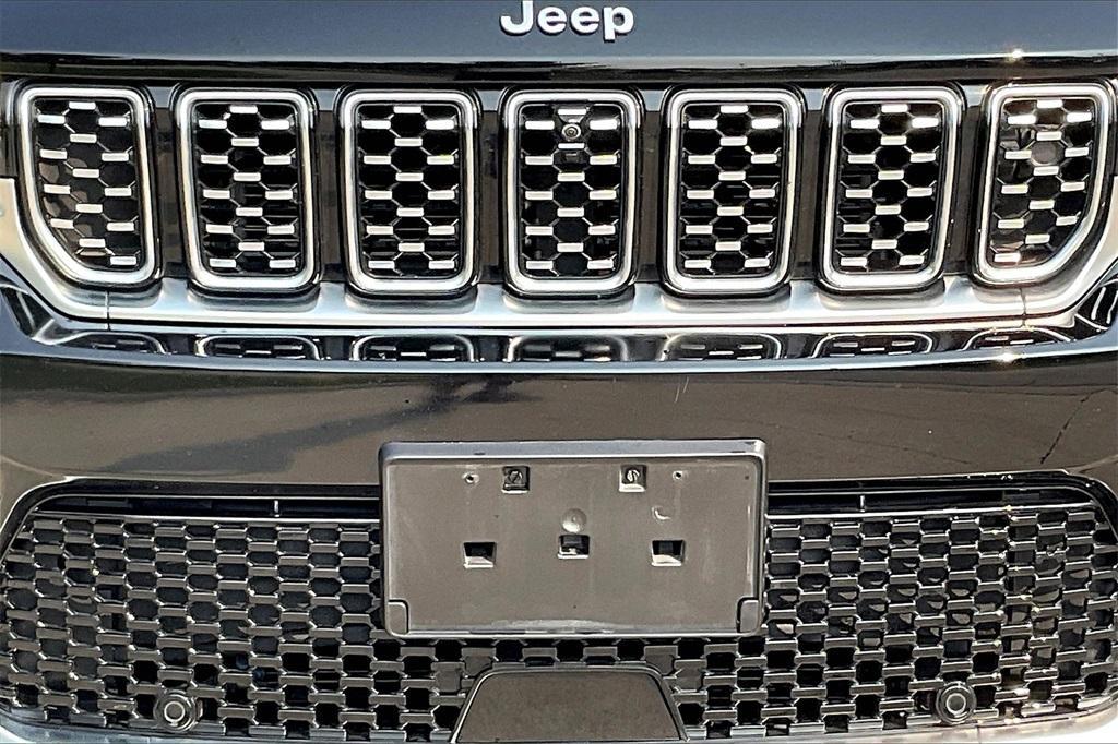used 2022 Jeep Grand Cherokee car, priced at $41,972