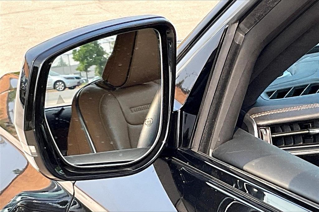 used 2022 Jeep Grand Cherokee car, priced at $41,972