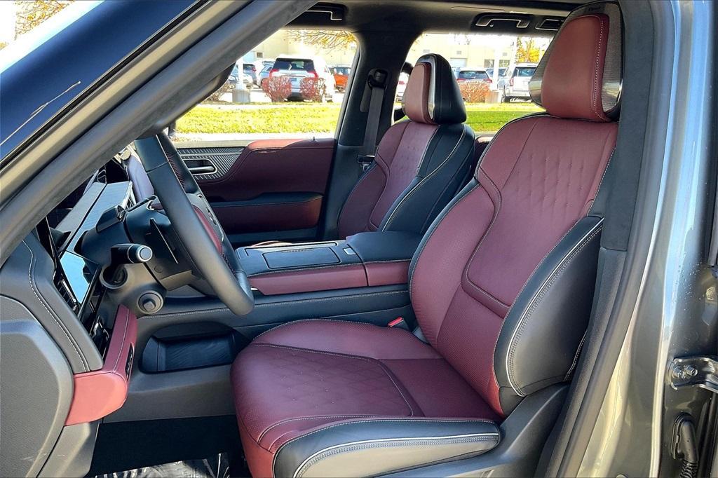 new 2025 INFINITI QX80 car, priced at $112,900