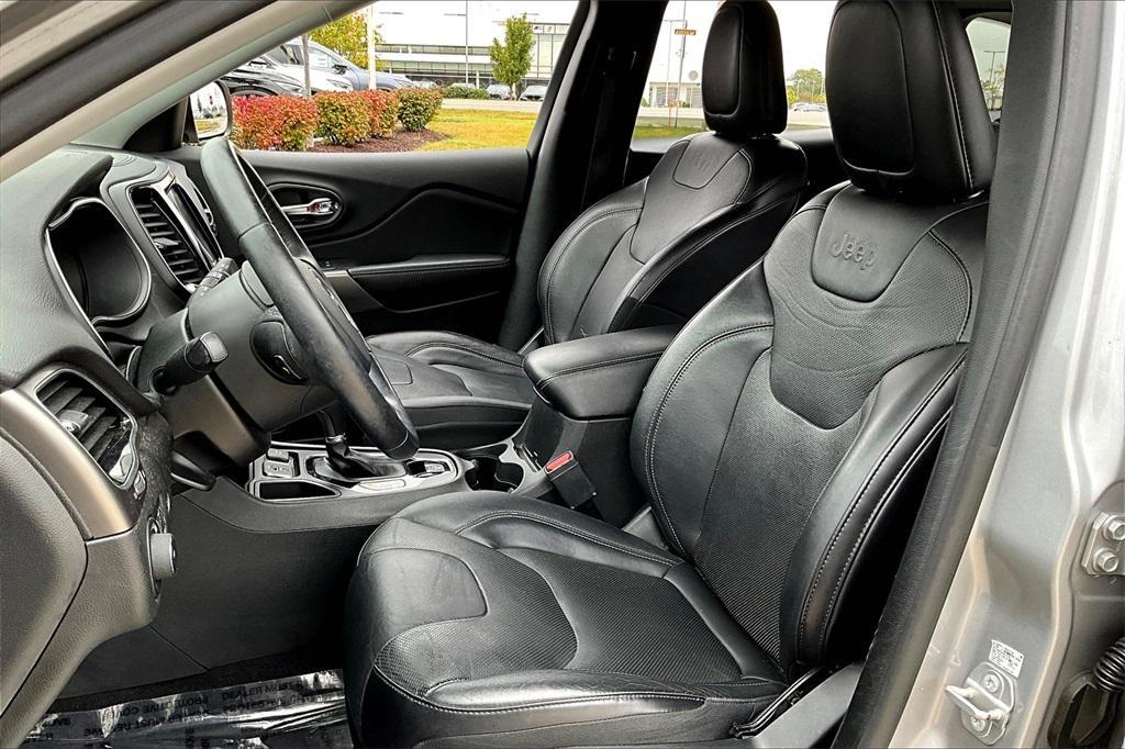 used 2019 Jeep Cherokee car, priced at $19,776