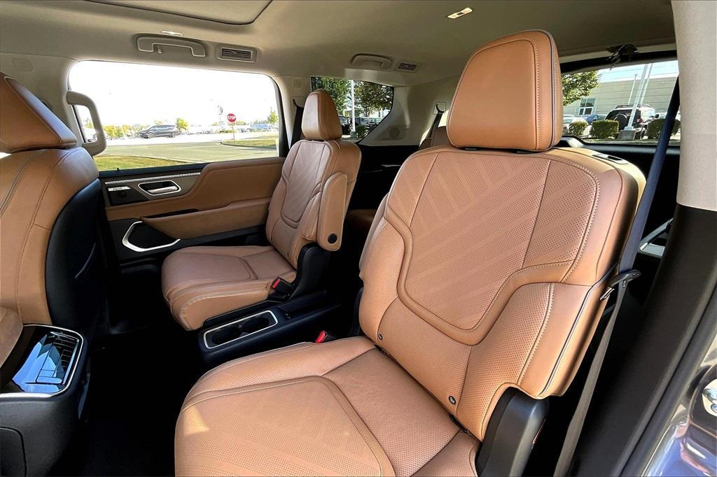 new 2026 INFINITI QX80 car, priced at $92,996