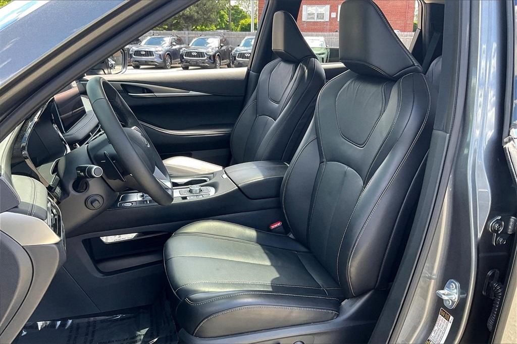 used 2025 INFINITI QX60 car, priced at $49,875