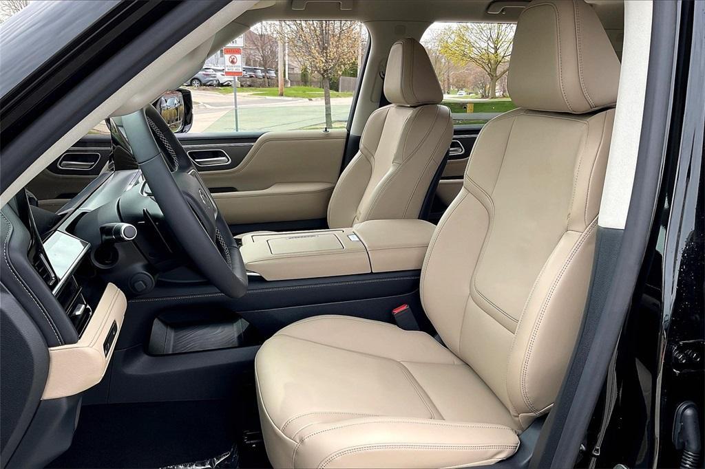new 2025 INFINITI QX80 car, priced at $79,995