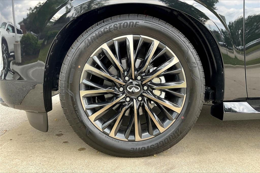 new 2025 INFINITI QX80 car, priced at $104,001