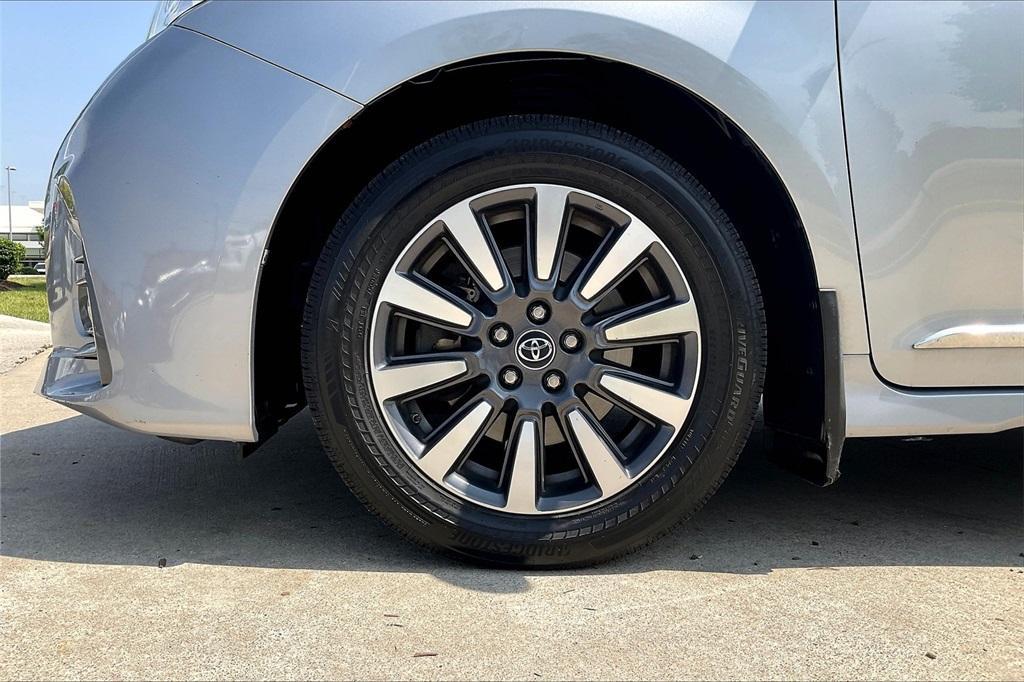 used 2018 Toyota Sienna car, priced at $28,967