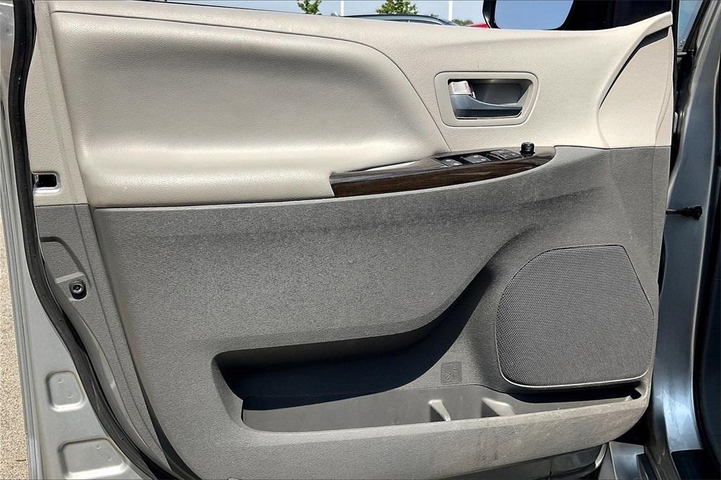 used 2018 Toyota Sienna car, priced at $28,967