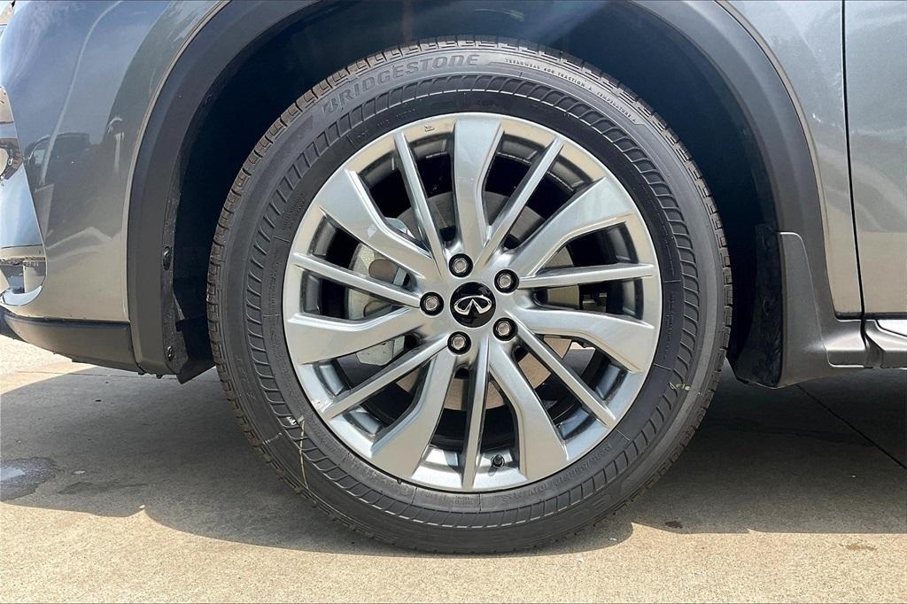 new 2025 INFINITI QX50 car, priced at $45,138
