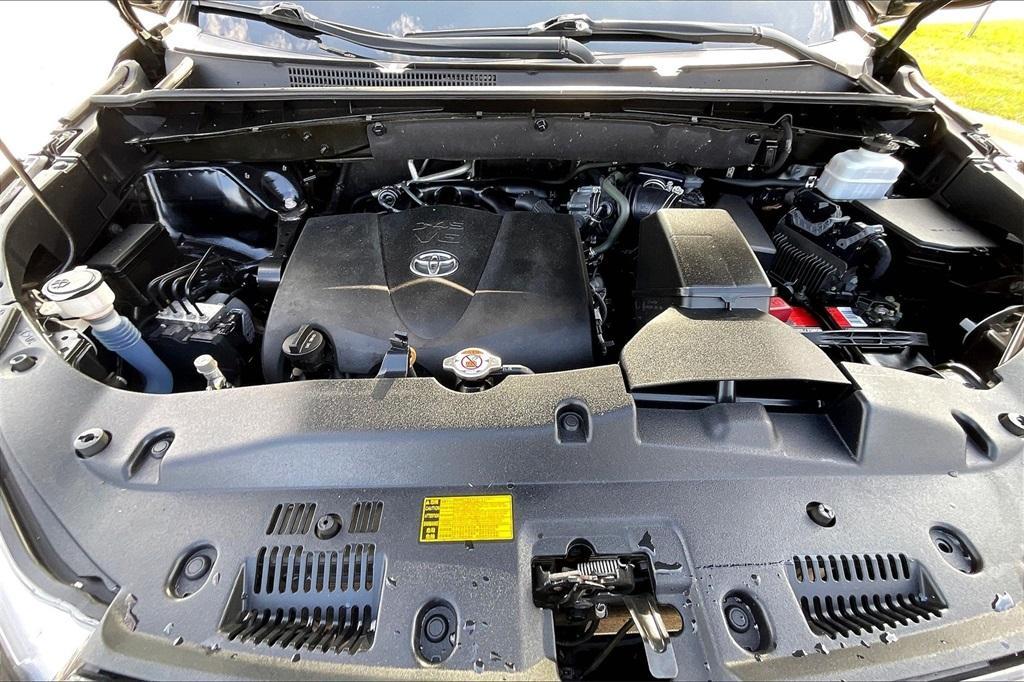 used 2019 Toyota Highlander car, priced at $21,988