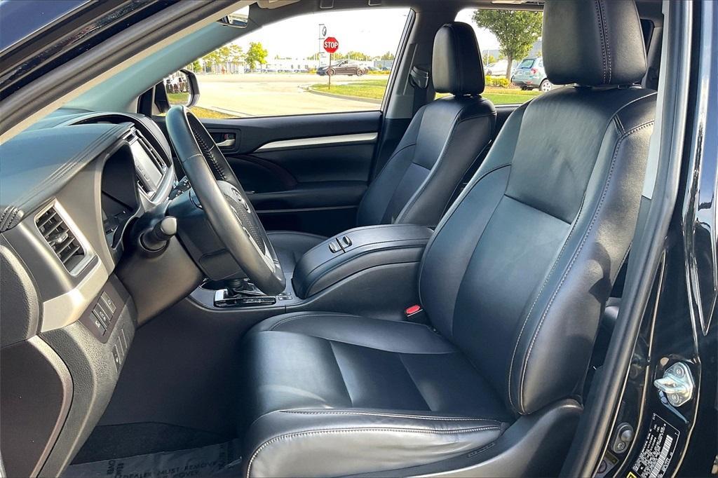 used 2019 Toyota Highlander car, priced at $21,988