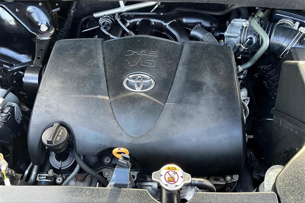 used 2019 Toyota Highlander car, priced at $21,988