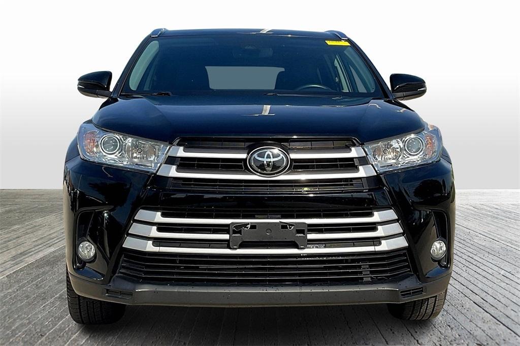 used 2019 Toyota Highlander car, priced at $21,988