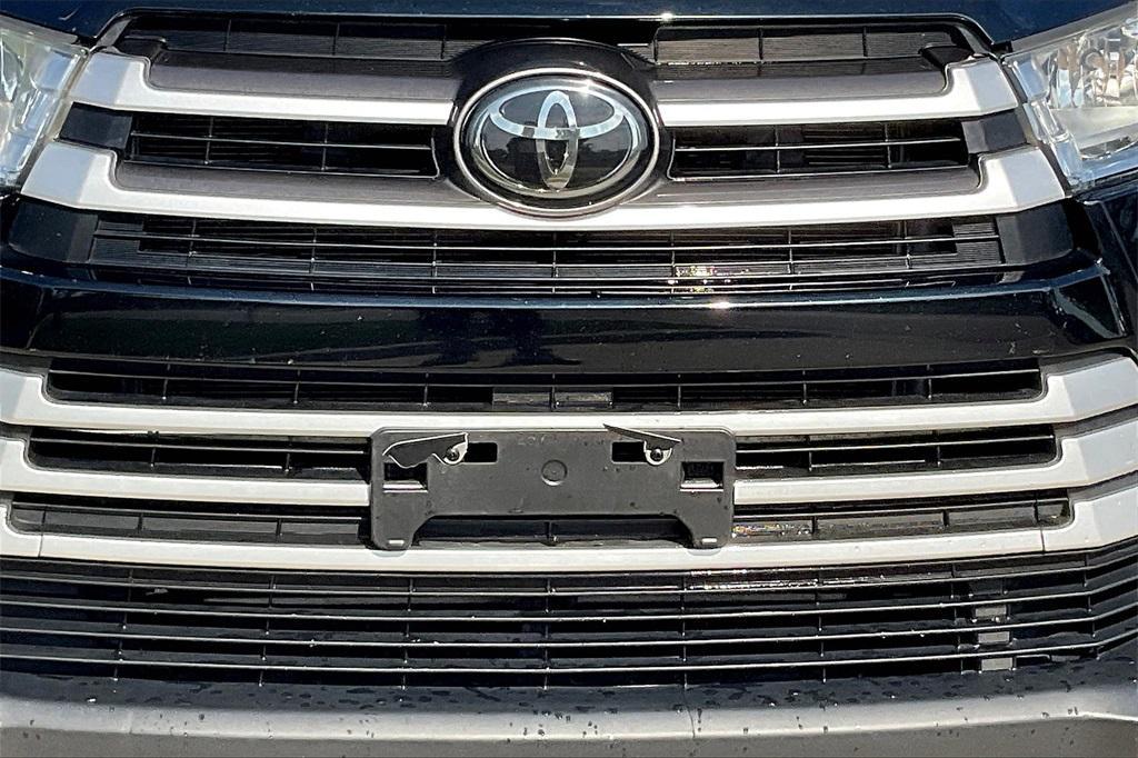 used 2019 Toyota Highlander car, priced at $21,988