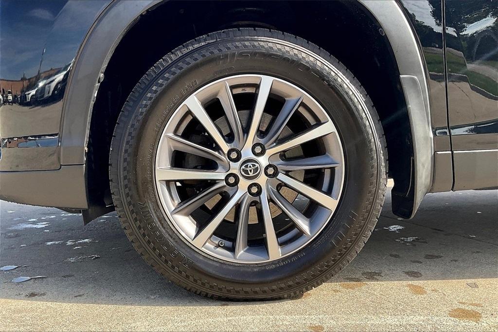 used 2019 Toyota Highlander car, priced at $21,988